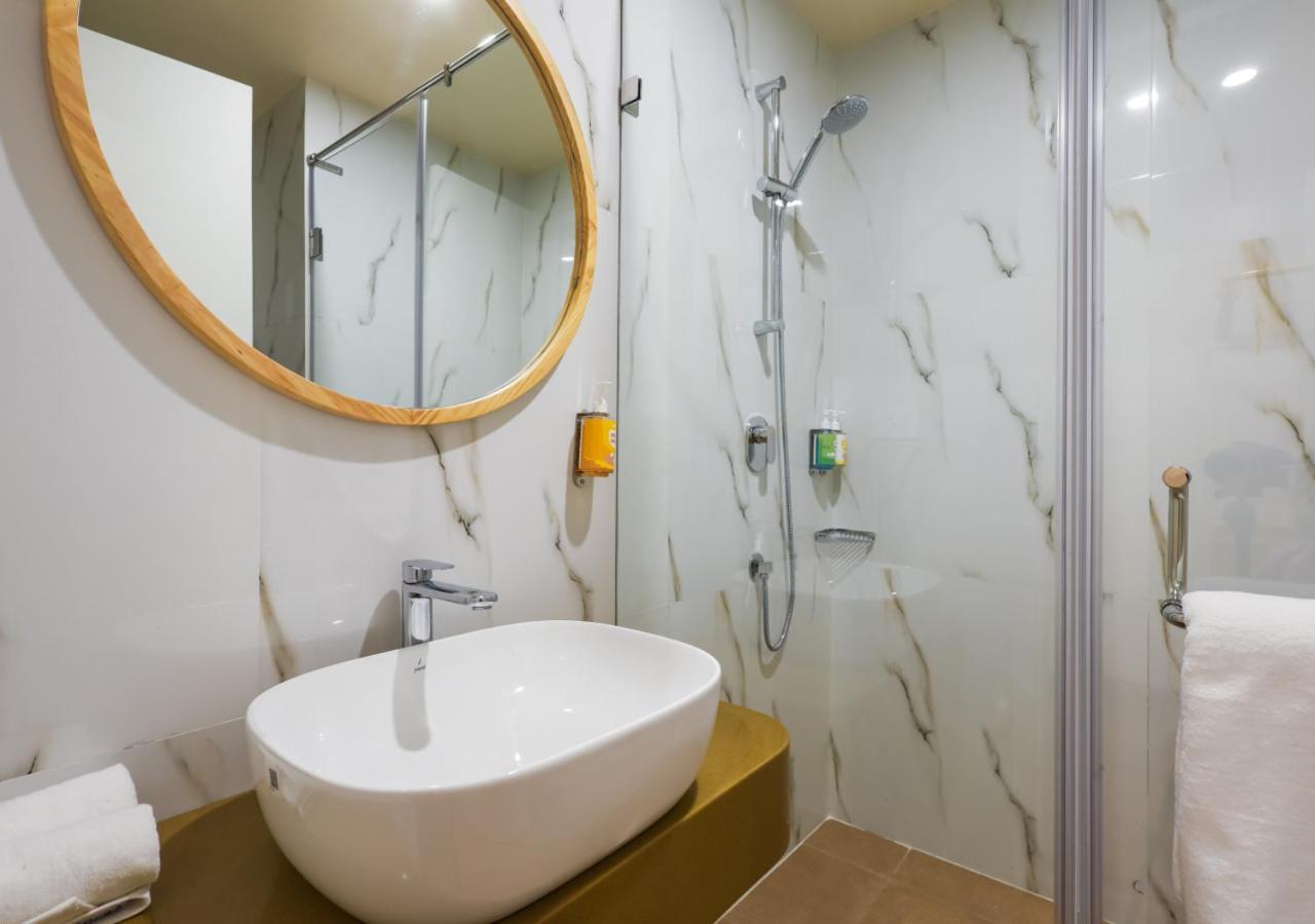 גורגאון Bloom Hotel - Golf Course Road, Sector 43 מראה חיצוני תמונה