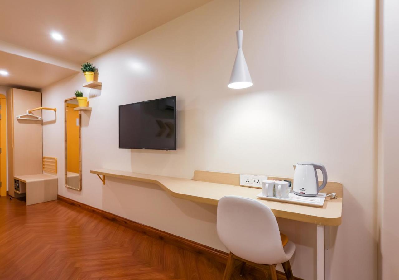 גורגאון Bloom Hotel - Golf Course Road, Sector 43 מראה חיצוני תמונה