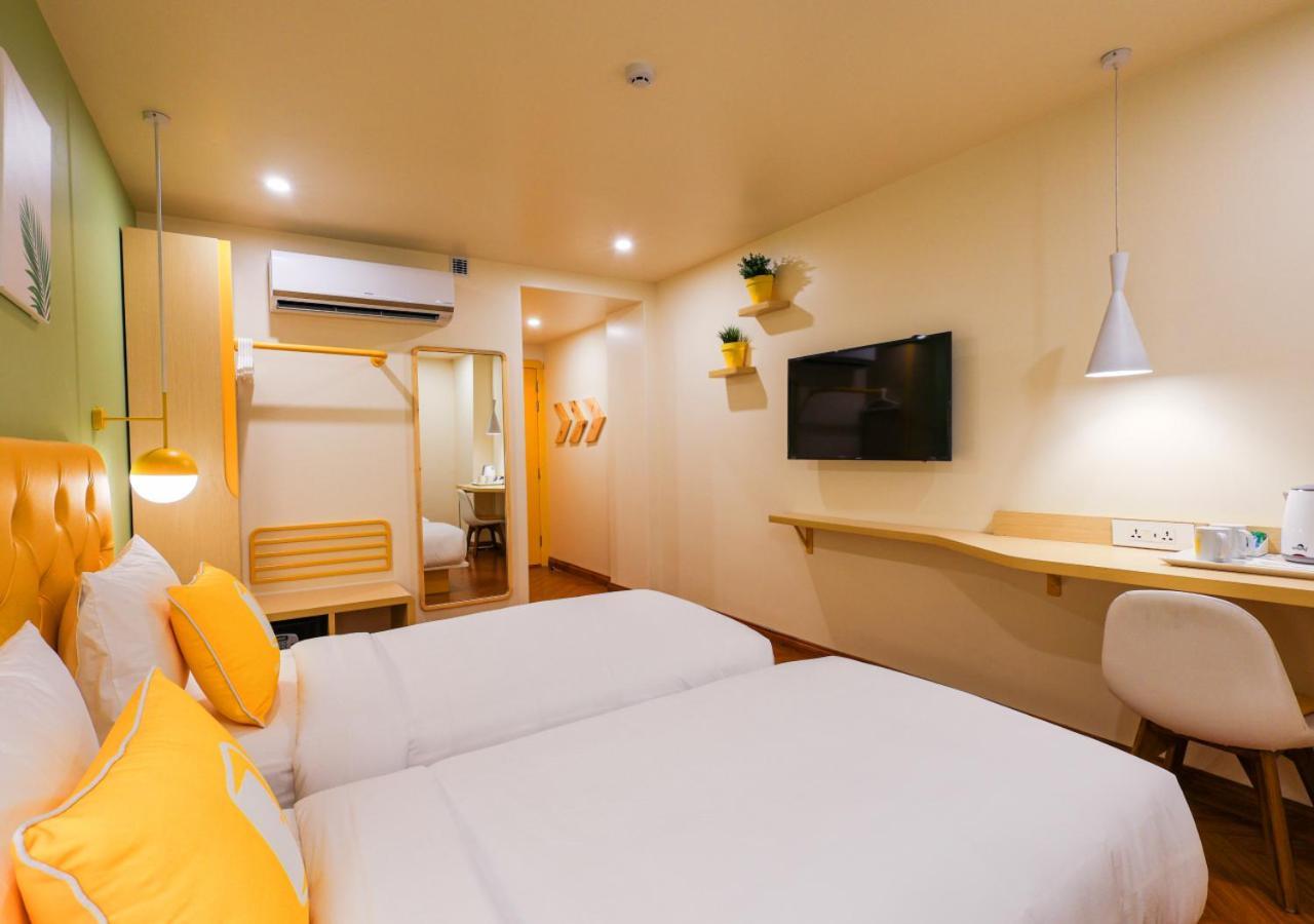 גורגאון Bloom Hotel - Golf Course Road, Sector 43 מראה חיצוני תמונה